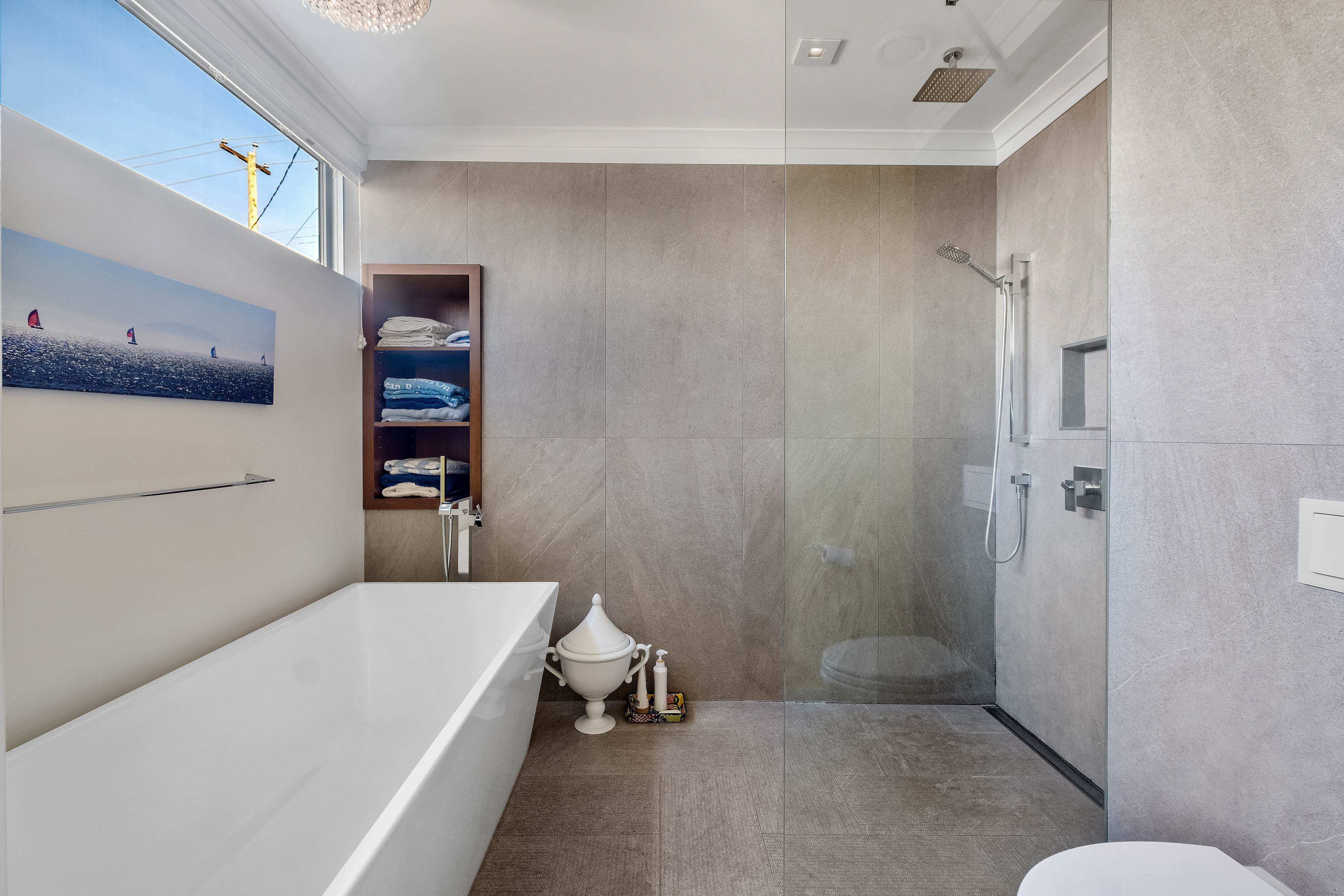 15046 Buena Vista Avenue